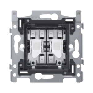 Mécanisme pour un interrupteur va-et-vient double, 10 A. Le socle est équipé de fixation par vis et de bornes à connexion rapide. Le socle a une profondeur de montage de 26 mm. Les interrupteurs va-et-vient sont utilisés pour faire fonctionner une lampe à partir de deux endroits différents. Un Niko Rocker ou un Niko Toggle et la plaque de recouvrement d’une couleur au choix doivent être commandés séparément.